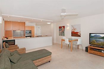 Fairshore Noosa - Lightning Ridge Tourism 35