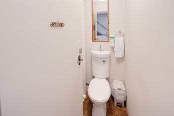 Neutral Bay Lodge - Lightning Ridge Tourism 1