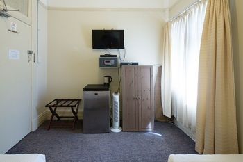 Neutral Bay Lodge - Lightning Ridge Tourism 6