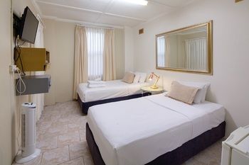 Neutral Bay Lodge - Lightning Ridge Tourism 10