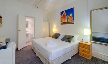 Neutral Bay Lodge - Lightning Ridge Tourism 19