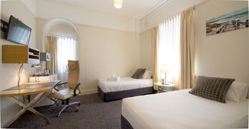 Neutral Bay Lodge - Lightning Ridge Tourism 25