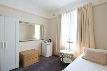 Neutral Bay Lodge - Lightning Ridge Tourism 32