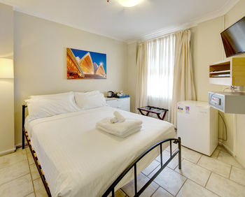 Neutral Bay Lodge - Lightning Ridge Tourism 36