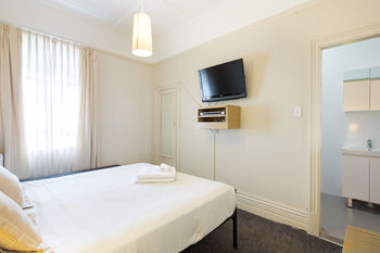 Neutral Bay Lodge - Lightning Ridge Tourism 39