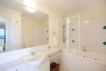 The Point Coolum - Lightning Ridge Tourism 4