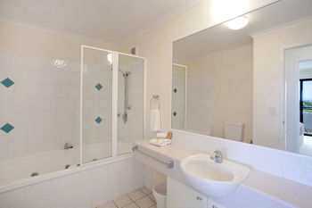 The Point Coolum - Lightning Ridge Tourism 6