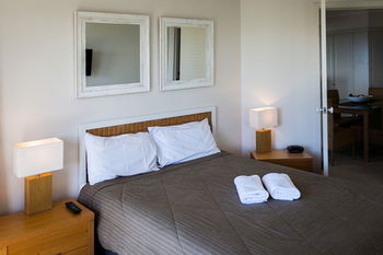The Point Coolum - Lightning Ridge Tourism 21