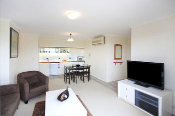 The Point Coolum - Lightning Ridge Tourism 38