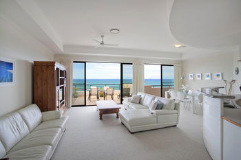 The Point Coolum - Lightning Ridge Tourism 42