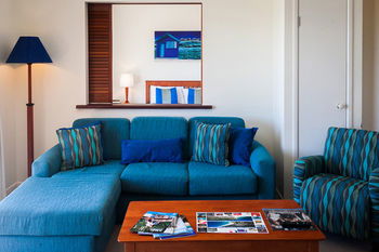 The Point Coolum - Lightning Ridge Tourism 43