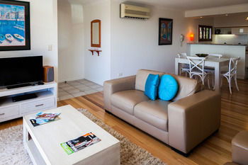 The Point Coolum - Lightning Ridge Tourism 94