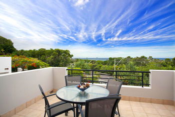 The Point Coolum - Lightning Ridge Tourism 95