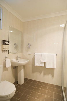 Noah's Mid City Motor Inn - Lightning Ridge Tourism 0