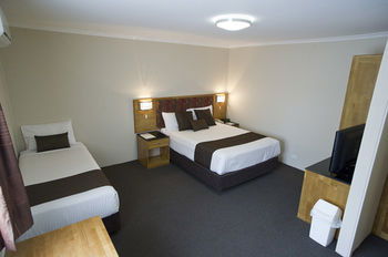 Noah's Mid City Motor Inn - Lightning Ridge Tourism 9