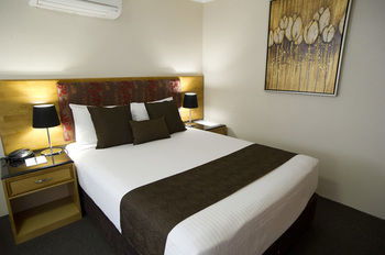 Noah's Mid City Motor Inn - Lightning Ridge Tourism 15