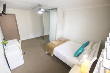Sinclairs Bondi - Lightning Ridge Tourism 15
