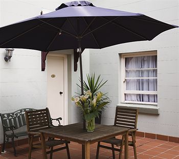 St Marks Lodge - Lightning Ridge Tourism 3