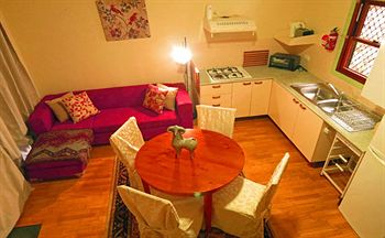 Barrington Wilderness Cedar Lodge Accommodation - Lightning Ridge Tourism 7