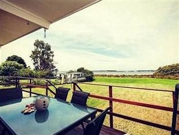 Taren Point Beach House - Lightning Ridge Tourism 8