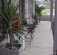 Riverside Motel - Lightning Ridge Tourism