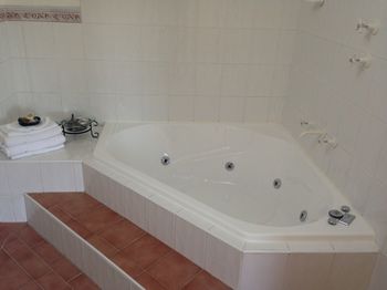 Valley Of The Waters B&B - Lightning Ridge Tourism 8