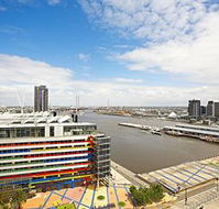 Astra Apartments - Docklands - Lightning Ridge Tourism