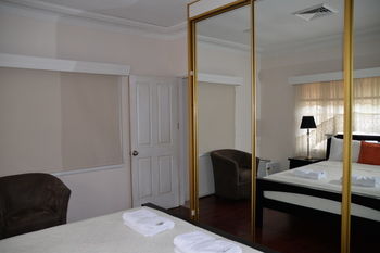 North Ryde Guest House - Lightning Ridge Tourism 21