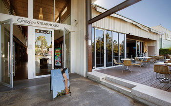 Villa Noosa Hotel - Lightning Ridge Tourism 5