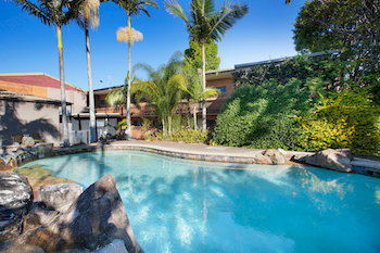 Villa Noosa Hotel - Lightning Ridge Tourism 14