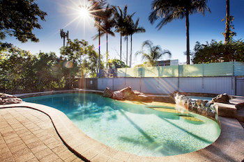 Villa Noosa Hotel - Lightning Ridge Tourism 15