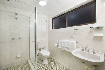 Villa Noosa Hotel - Lightning Ridge Tourism 32