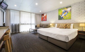 Villa Noosa Hotel - Lightning Ridge Tourism 34