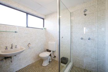 Villa Noosa Hotel - Lightning Ridge Tourism 38