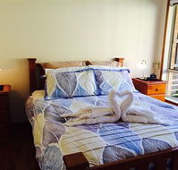 Australian Home Away  East Doncaster Andersons Creek 1 - Lightning Ridge Tourism