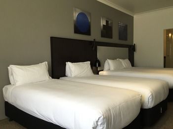 Quality Hotel CKS Sydney Airport - Lightning Ridge Tourism 12
