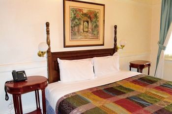Magnolia Court Boutique Hotel Melbourne - Lightning Ridge Tourism 2