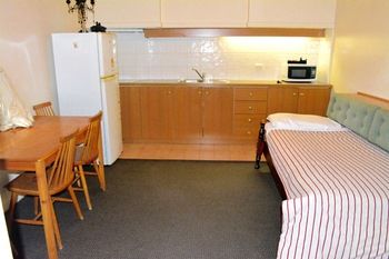 Magnolia Court Boutique Hotel Melbourne - Lightning Ridge Tourism 23