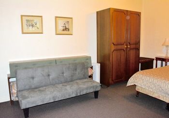 Magnolia Court Boutique Hotel Melbourne - Lightning Ridge Tourism 30