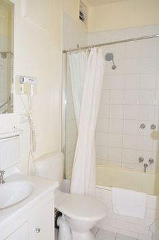Magnolia Court Boutique Hotel Melbourne - Lightning Ridge Tourism 34