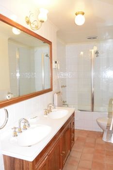 Magnolia Court Boutique Hotel Melbourne - Lightning Ridge Tourism 42