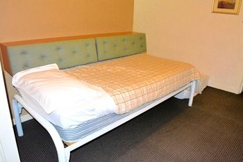 Magnolia Court Boutique Hotel Melbourne - Lightning Ridge Tourism 44