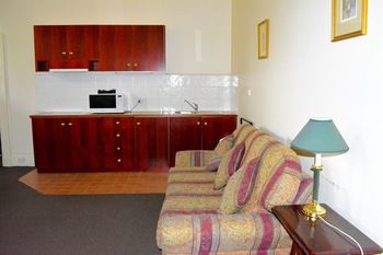 Magnolia Court Boutique Hotel Melbourne - Lightning Ridge Tourism 72