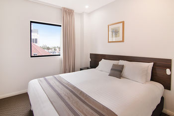Quality Suites Boulevard On Beaumont - Lightning Ridge Tourism 9
