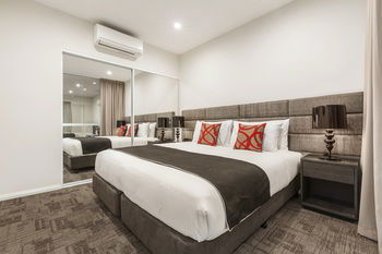 Quest Liverpool - Lightning Ridge Tourism 3