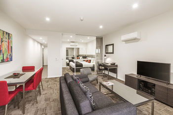 Quest Liverpool - Lightning Ridge Tourism 5