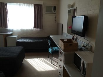 Lidcombe Motor Inn - Lightning Ridge Tourism 7