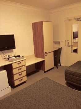 Lidcombe Motor Inn - Lightning Ridge Tourism 14