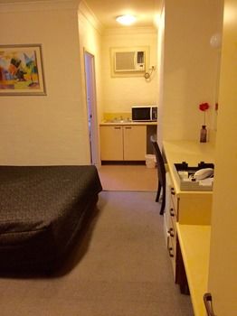 Lidcombe Motor Inn - Lightning Ridge Tourism 15