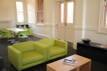 Yarra House Campus Summer Stays - Lightning Ridge Tourism 3